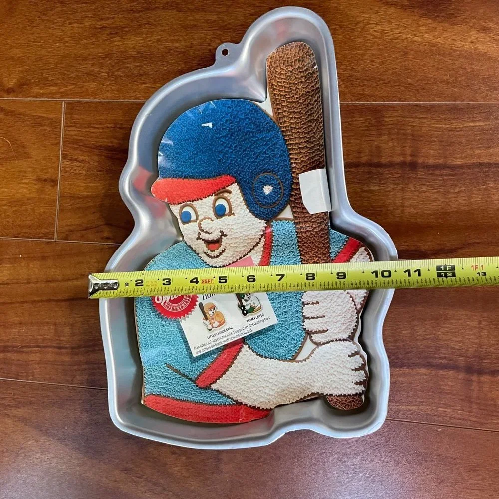 New 1992 Wilton Home Run Hitter Baseball Sport Cake Pan Mold